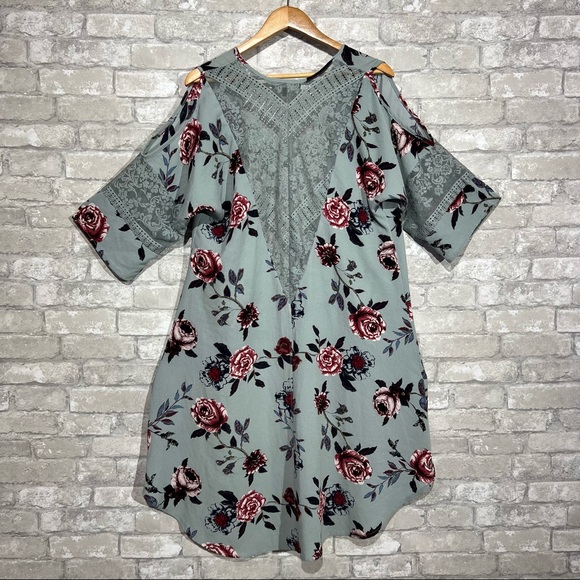 Star Scene Women's Medium Cold Shoulder Floral Kimono Lace Detailing LIKE NEW - Picture 2 of 7